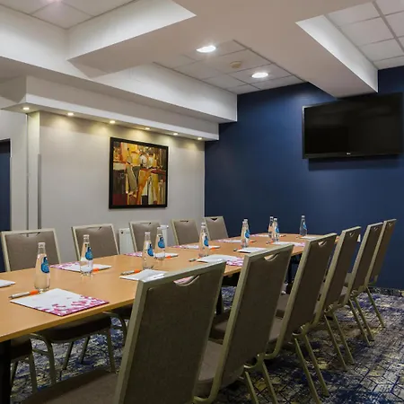 Centrum Business Hotel 4*