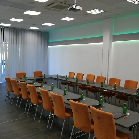 Centrum Business ホテル 4*