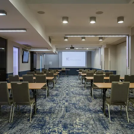 Отель Centrum Business 4*