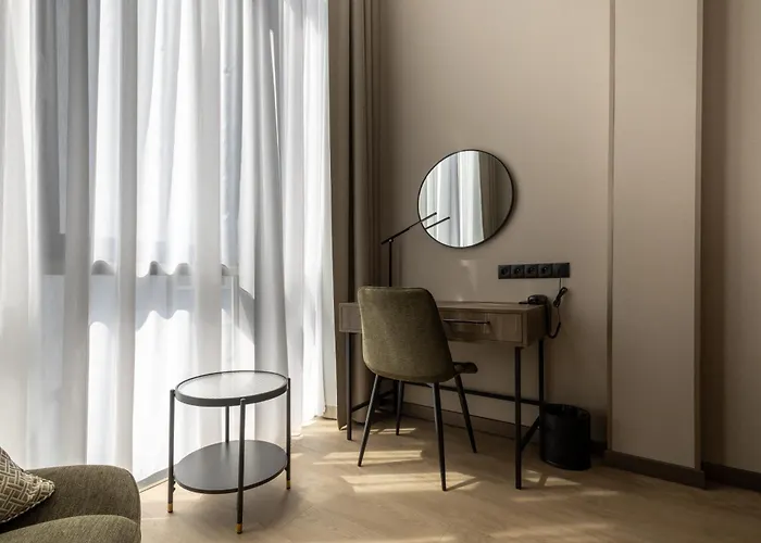 Centrum Business Hotel 4*